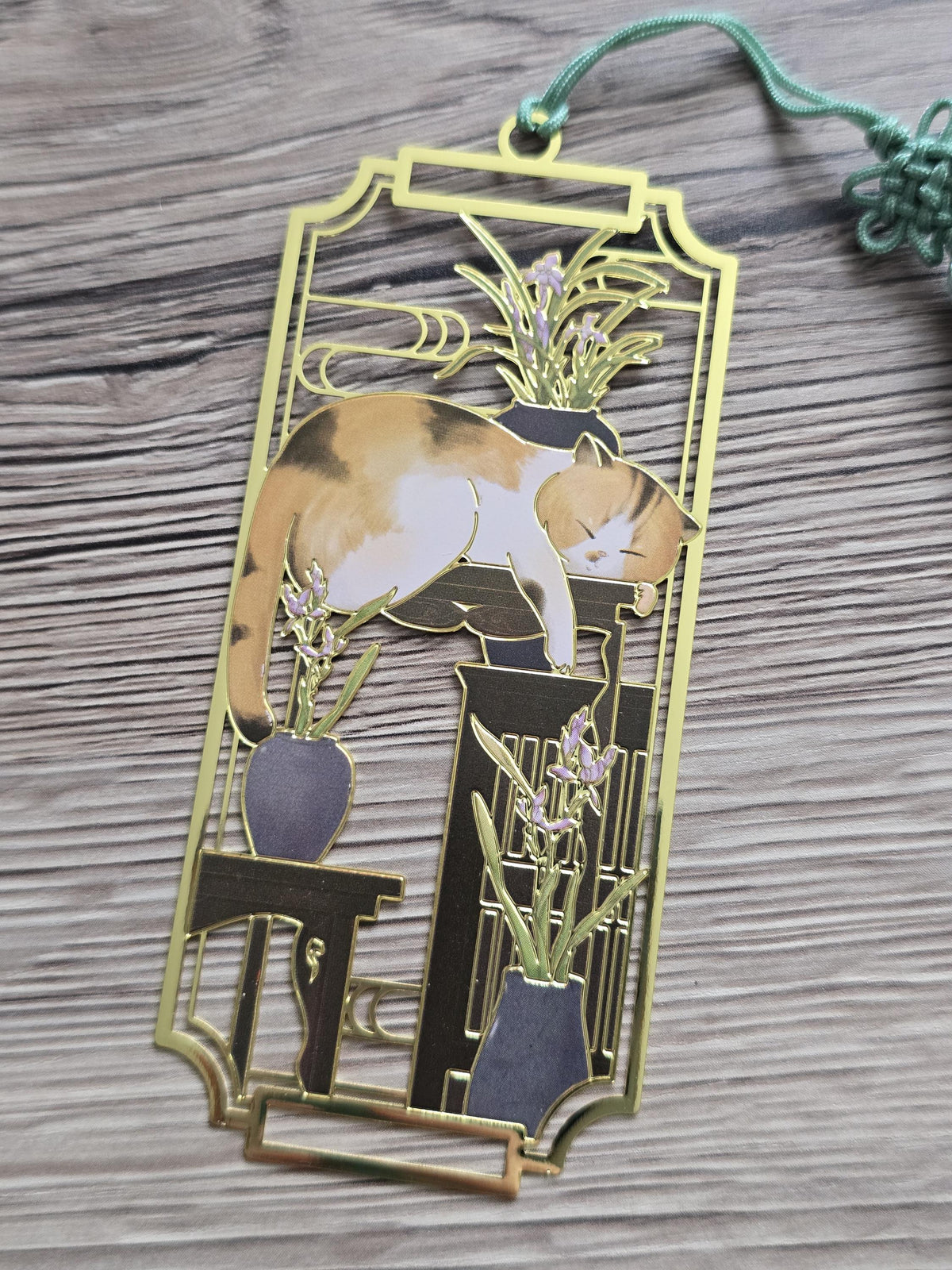 Cat & Bookshelf Gold Bookmark with Tassel